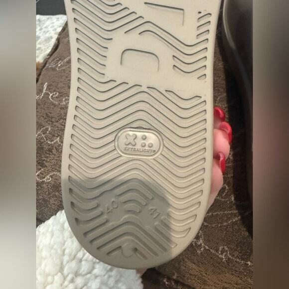 P448 Flo Slip-On Clogs Size 40 - Picture 7 of 7